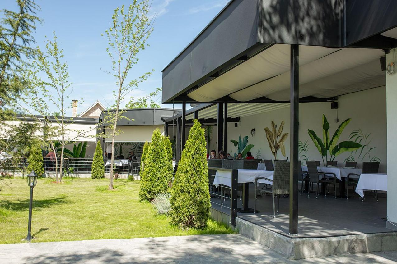 Hotel Gardenn Belgrado Buitenkant foto